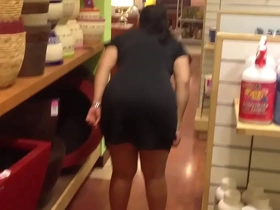 Culona's sexy upskirt and ass show in the lingerie store