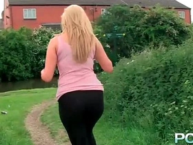 Huge girl urinates outdoors, exposes herself publicly on the sidewalk